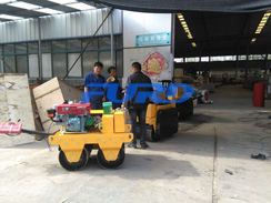 福瑞得機械手扶雙輪壓路機，二次結構澆筑泵及時包貨